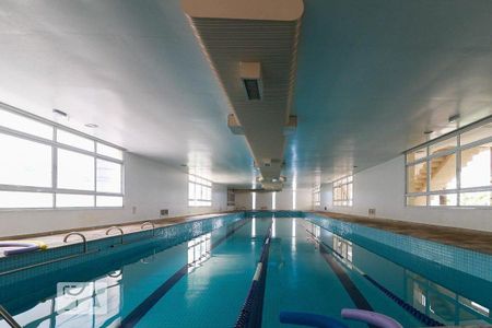 Apartamento à venda com 57m², 2 quartos e 2 vagas Apartamento à venda com 57m², 2 quartos e 2 vagasÁrea comum - Piscina Coberta