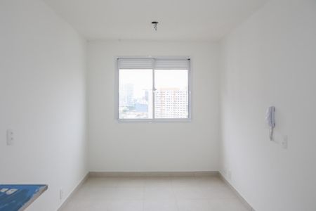 Sala e Cozinha de apartamento à venda com 1 quarto, 24m² em Parque Industrial Tomas Edson, São Paulo