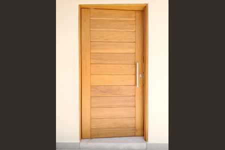 Casa à venda com 150m², 3 quartos e 2 vagas Casa à venda com 150m², 3 quartos e 2 vagasPorta de entrada