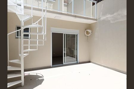 Casa à venda com 150m², 3 quartos e 2 vagas Casa à venda com 150m², 3 quartos e 2 vagasQuintal