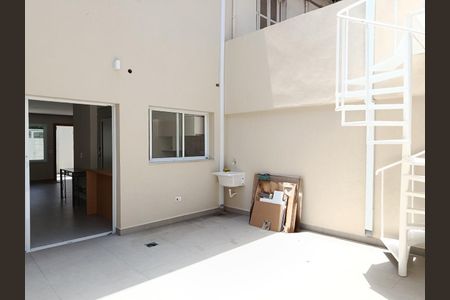 Casa à venda com 150m², 3 quartos e 2 vagas Casa à venda com 150m², 3 quartos e 2 vagasQuintal