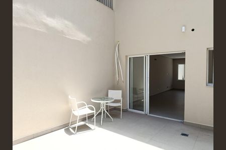 Casa à venda com 150m², 3 quartos e 2 vagas Casa à venda com 150m², 3 quartos e 2 vagasQuintal