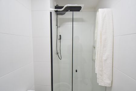 Banheiro de kitnet/studio para alugar com 1 quarto, 27m² em Ipiranga, São Paulo