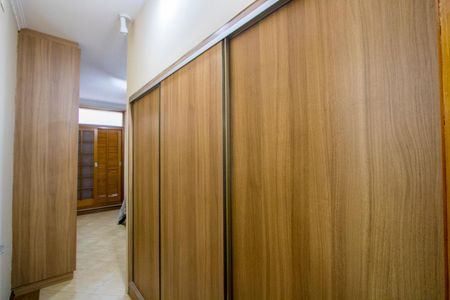 Casa à venda com 250m², 4 quartos e 2 vagasSuíte