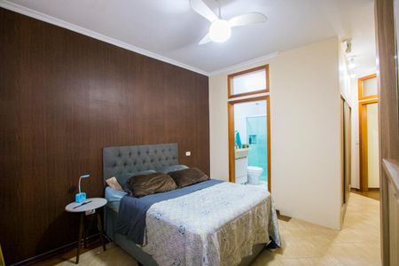 Casa à venda com 250m², 4 quartos e 2 vagasSuíte