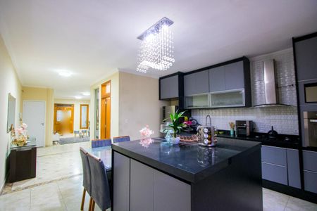 Casa à venda com 250m², 4 quartos e 2 vagasCozinha