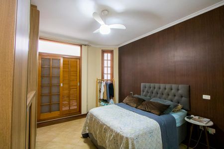 Casa à venda com 250m², 4 quartos e 2 vagasSuíte