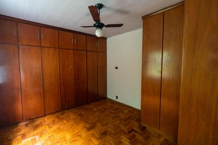 Casa à venda com 267m², 5 quartos e 8 vagasCasa 2 - Quarto 1