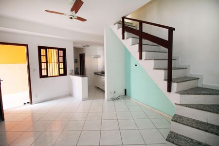 Sala de casa para alugar com 2 quartos, 84m² em Irajá, Rio de Janeiro