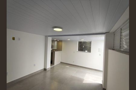 Casa de condomínio para alugar com 45m², 1 quarto e sem vagaSala/Quarto