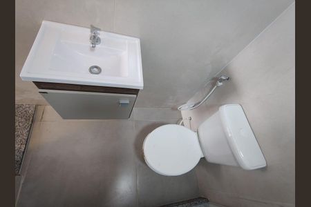 Casa de condomínio para alugar com 45m², 1 quarto e sem vagaBanheiro