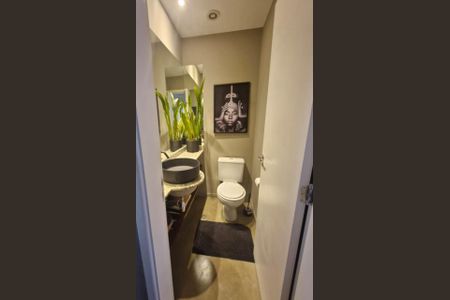 Banheiro da Suíte de apartamento à venda com 2 quartos, 158m² em Centro Empresarial Tamboré, Santana de Parnaíba