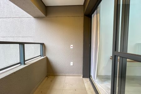 Varanda de kitnet/studio para alugar com 1 quarto, 27m² em Vila Primavera, São Paulo