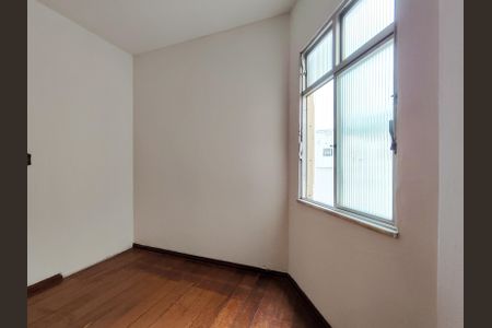 Quarto 1 de apartamento para alugar com 2 quartos, 60m² em Grajaú, Rio de Janeiro