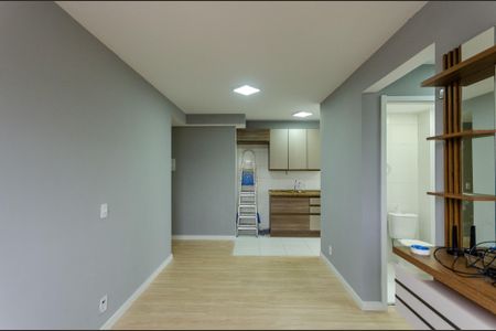 Sala de apartamento para alugar com 2 quartos, 42m² em Vila Zat, São Paulo