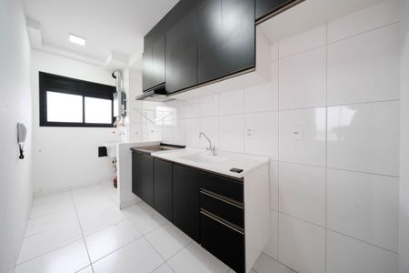 Sala/Cozinha de apartamento para alugar com 2 quartos, 48m² em Vila Paranagua, São Paulo
