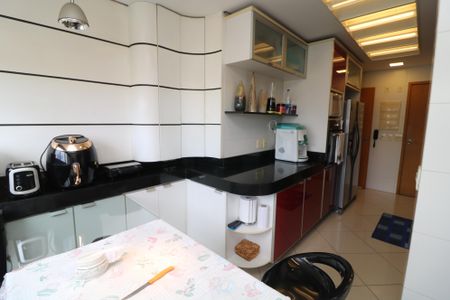 Apartamento à venda com 125m², 3 quartos e 3 vagasCozinha