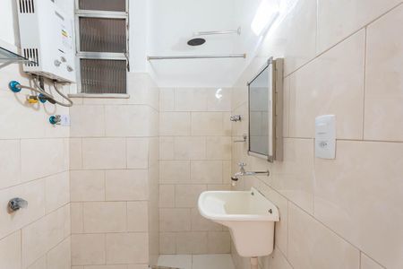 Banheiro de kitnet/studio para alugar com 0 quarto, 23m² em Praça da Bandeira, Rio de Janeiro