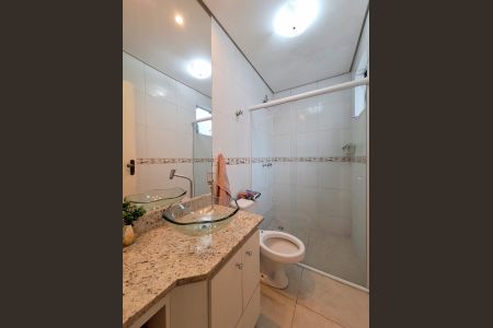 Casa de condomínio à venda com 74m², 2 quartos e 2 vagasBanheiro quarto 2