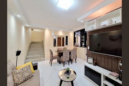 Casa de condomínio à venda com 74m², 2 quartos e 2 vagasSala