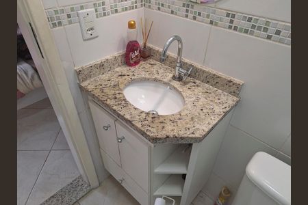 Casa de condomínio à venda com 74m², 2 quartos e 2 vagasBanheiro Quarto 1