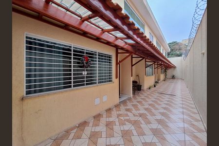 Casa de condomínio à venda com 74m², 2 quartos e 2 vagasEntrada