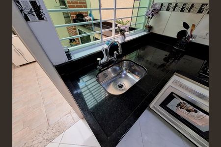 Casa de condomínio à venda com 74m², 2 quartos e 2 vagasCozinha