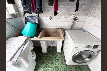 Casa à venda com 160m², 3 quartos e 2 vagasÁrea de Serviço