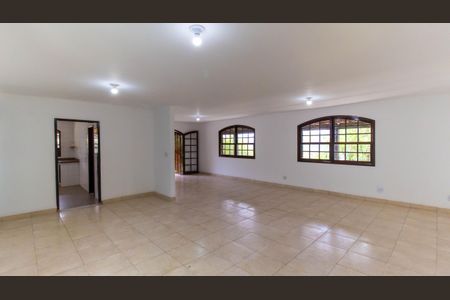 Sala de casa de condomínio à venda com 3 quartos, 160m² em Vila Progresso, Niterói