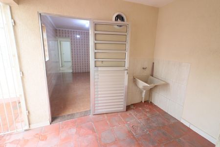 Casa à venda com 82m², 2 quartos e 1 vagaÁrea de Serviço