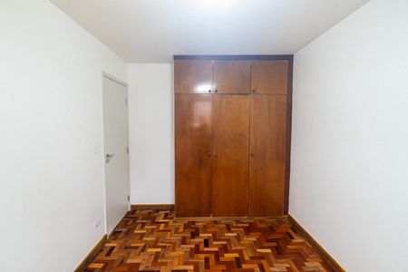 Quarto 1 de apartamento para alugar com 2 quartos, 48m² em Vila Guarani, São Paulo