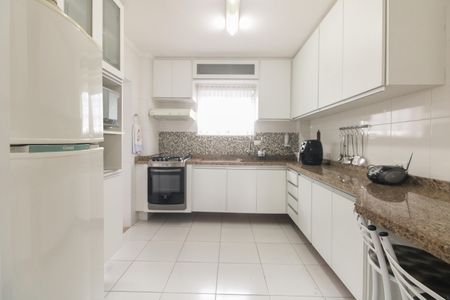 Apartamento à venda com 77m², 3 quartos e 2 vagas Apartamento à venda com 77m², 3 quartos e 2 vagasCozinha