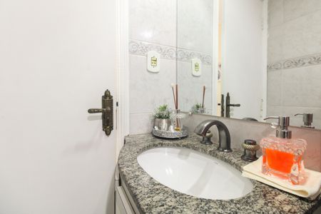 Apartamento à venda com 77m², 3 quartos e 2 vagas Apartamento à venda com 77m², 3 quartos e 2 vagasBanheiro Social