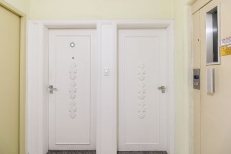 Apartamento à venda com 77m², 3 quartos e 2 vagas Apartamento à venda com 77m², 3 quartos e 2 vagasHall do Apartamento