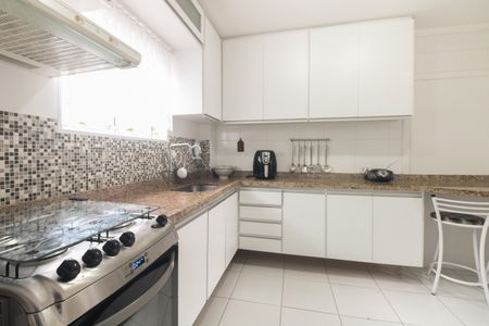 Apartamento à venda com 77m², 3 quartos e 2 vagas Apartamento à venda com 77m², 3 quartos e 2 vagasCozinha