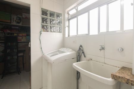 Apartamento à venda com 77m², 3 quartos e 2 vagas Apartamento à venda com 77m², 3 quartos e 2 vagasÁrea de Serviço