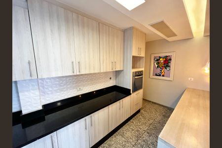 Apartamento para alugar com 162m², 5 quartos e 3 vagas Apartamento para alugar com 162m², 5 quartos e 3 vagasCozinha