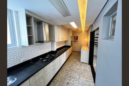 Apartamento para alugar com 162m², 5 quartos e 3 vagas Apartamento para alugar com 162m², 5 quartos e 3 vagasCozinha