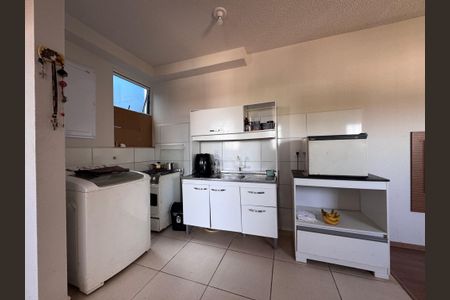 Cozinha de apartamento à venda com 2 quartos, 45m² em Feitoria, São Leopoldo