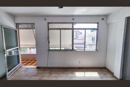 Sala de apartamento à venda com 3 quartos, 98m² em Olaria, Rio de Janeiro