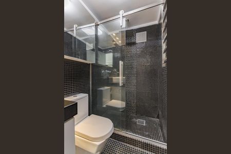 Banheiro de apartamento para alugar com 1 quarto, 57m² em Petrópolis, Porto Alegre