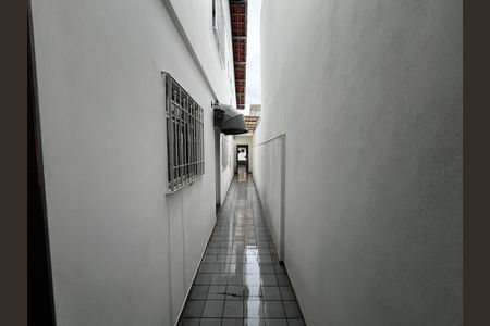 Casa à venda com 220m², 3 quartos e 4 vagasCorredor Externo