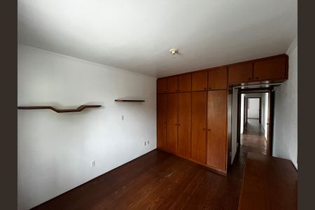 Casa à venda com 220m², 3 quartos e 4 vagasSuíte