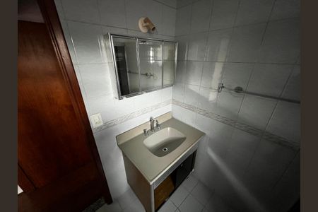 Casa à venda com 220m², 3 quartos e 4 vagasBanheiro da Suíte