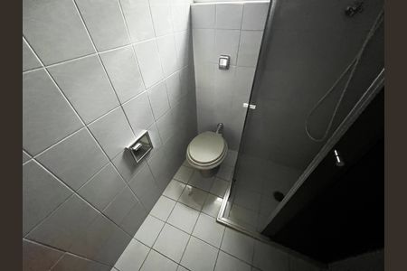 Casa à venda com 220m², 3 quartos e 4 vagasBanheiro do corredor