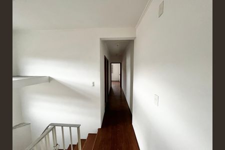 Casa à venda com 220m², 3 quartos e 4 vagasCorredor
