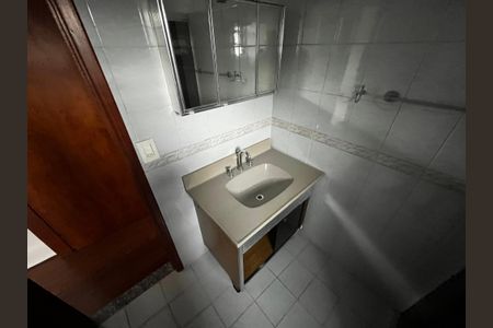 Casa à venda com 220m², 3 quartos e 4 vagasBanheiro da Suíte