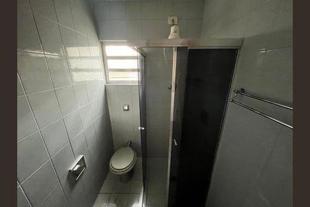 Casa à venda com 220m², 3 quartos e 4 vagasBanheiro do corredor