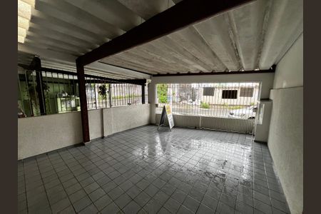 Casa à venda com 220m², 3 quartos e 4 vagasGaragem