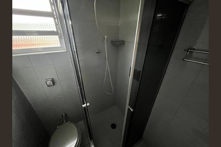 Casa à venda com 220m², 3 quartos e 4 vagasBanheiro do corredor